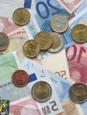 Латвия присоединилась к зоне обращения евро